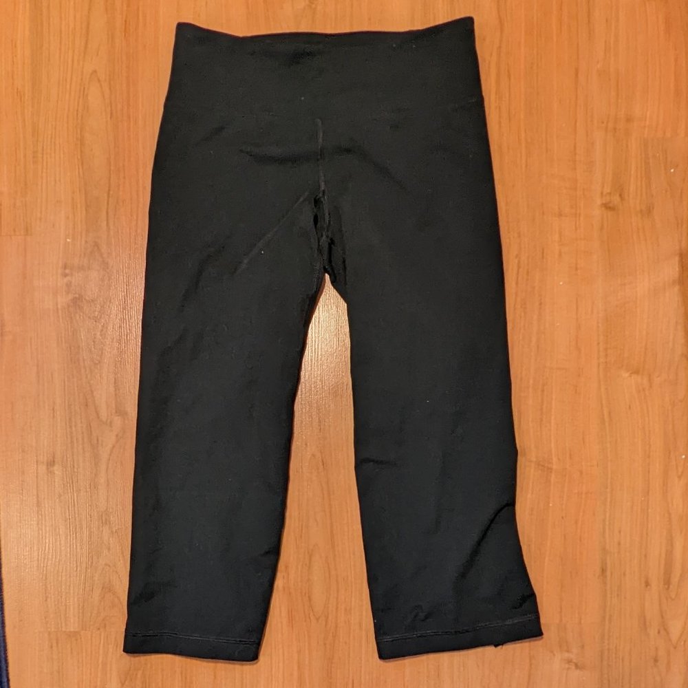 3/$30 SALE !Under Armor All Seasons Gear Capri